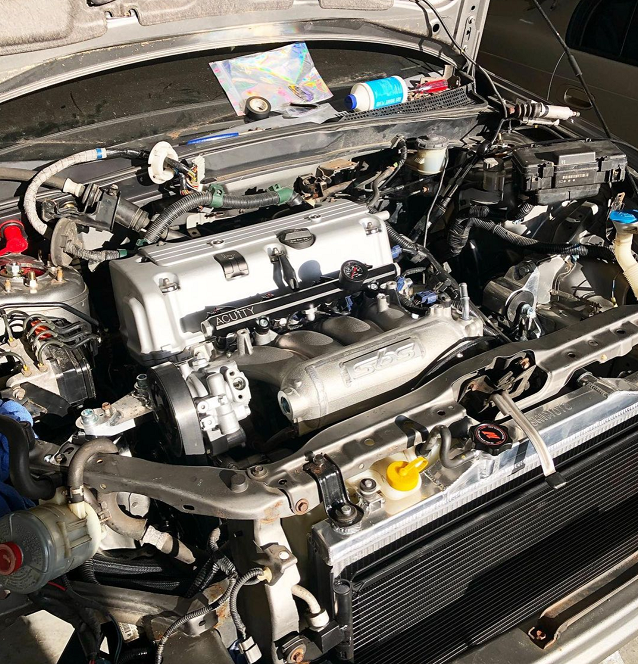 Close-up of Acura RSX engine assembly